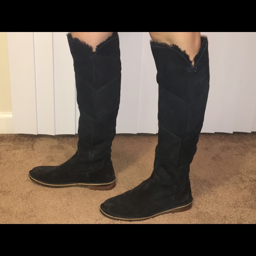 Lightly worn, tall UGG boots!